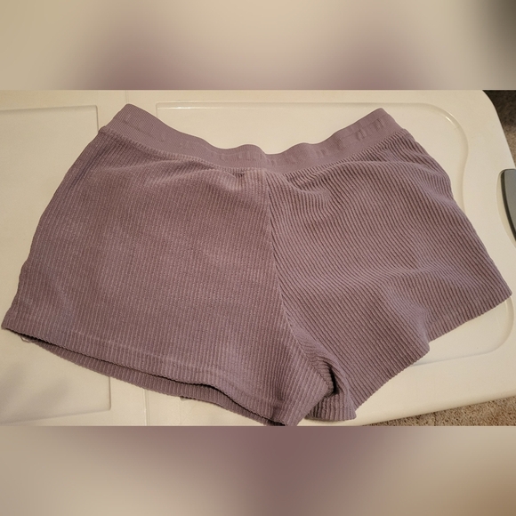 Soft lavendar Champion shorts - Picture 3 of 6